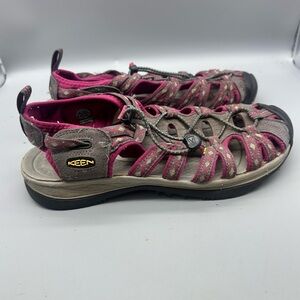 KEEN Women's Maroon and Taupe Sandals